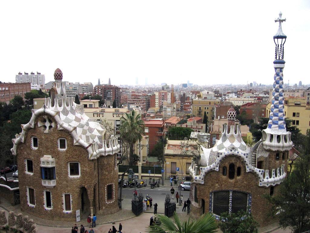 Atic Gaudi-Gracia Lägenhet Barcelona Exteriör bild